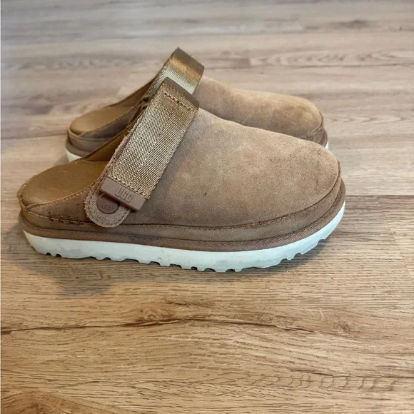 UGG Chestnut Goldenstar Clogs - Picture 2 of 8